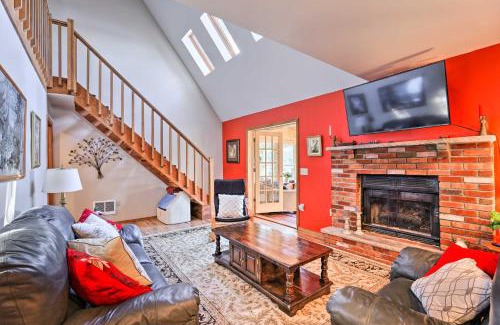 Tobyhanna House | Lakefront Retreat with Dock and Yard in Tobyhanna!
