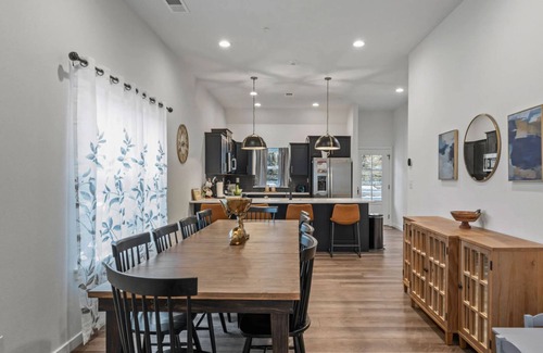 Table Rock House | LakeFront+Rooftop Deck+IndoorPool+HotTub+FirePit