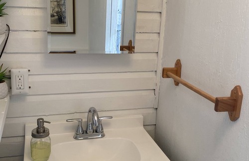 Cleverdale Cottage | Lakefront Rustic Cottage with Direct Lake Access