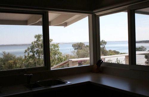 Loch Sport House | Lakefront Self-Contained House, amazing views