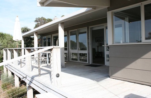 Loch Sport House | Lakefront Self-Contained House, amazing views