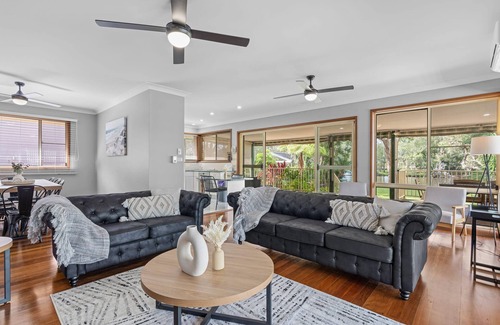 Chittaway Point House | Lakefront Serenity - Kayaks Available