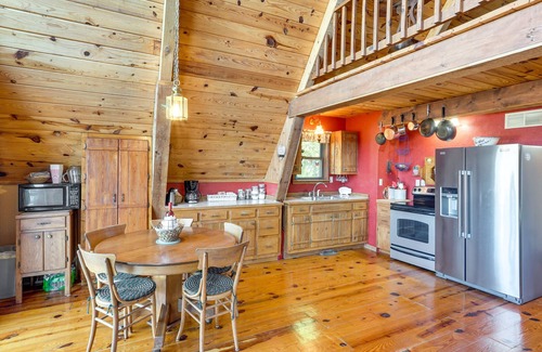Sunrise Beach Cabin | Lakefront Sunrise Beach Cabin w/Private Dock!