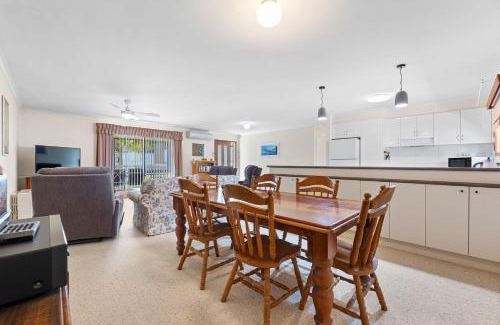 Dalmeny Apartment | Lakesea Unit on Mort