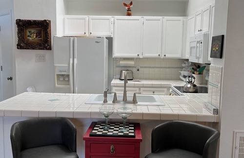 Lake Havasu City Condo | Lakeshore LUX - walk to the lake!