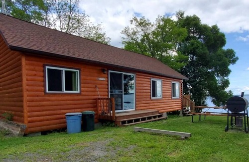 Ray Cabin | Lakeside 3 Bedroom Lazy Days Cabin on Kab