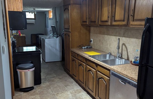 Damascus House | Lakeside Acres at Berlin Lake, OH - 4 Bedroom/3 Bath with separable studio apt
