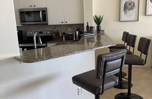 Kings Lake House | *LAKESIDE CARRIAGE HOUSE - CROWN POINTE * NAPLES 3 BEDS/2 BATHS - LAKE VIEW