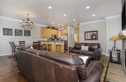Ogden Condo | Lakeside Condo near Pineview Reservoir and Snowbasin Resort. LS14