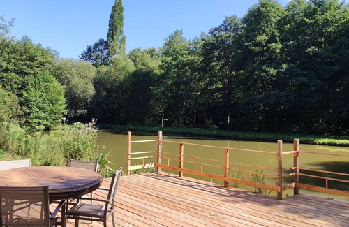 Courcy Cottage | Lakeside Cottage, 15 min from the beach, D-Day, ideal for families, calm and nature