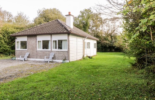 Ballinrobe Cottage | LAKESIDE, family friendly, with open fire in Ballinrobe, County Mayo