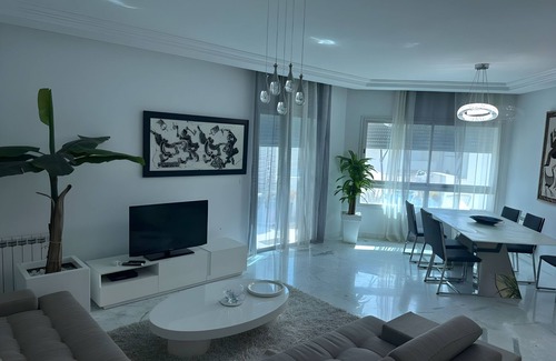 Les Berges Du Lac II Apartment | Lakeside Haven: A Tranquil Retreat in Lac 2
