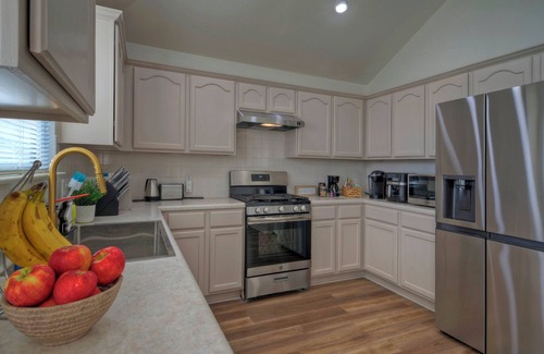 Hutto House | Lakeside heaven Hutto- Lake access 3bedroom near 130