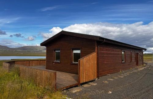 Hvammstangi Cabin | Lakeside Lodge at Sindrastaðir