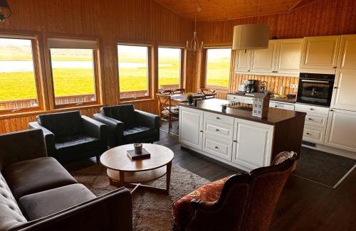 Hvammstangi Cabin | Lakeside Lodge at Sindrastaðir