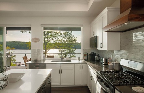 Monticello House | Lakeside Lodge with Studio Apartment