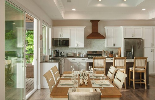 Monticello House | Lakeside Lodge with Studio Apartment