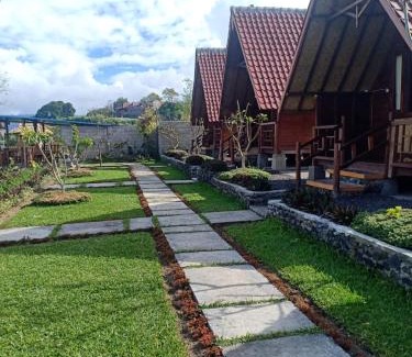 Toya Bungkah House | Lakeside Log Cabins