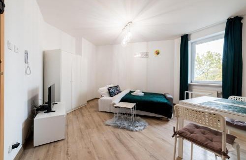 Poznan Apartment | Lakeside Nature Escape Studio by BookingHost