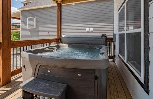 Hollister House | Lakeside Retreat