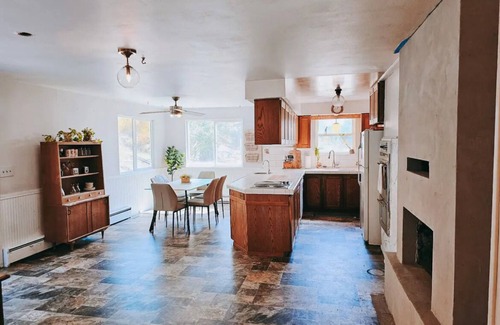 Sagle House | Lakeside Retreat With Hot Tub, Amazing Views, And An Animal Sanctuary!