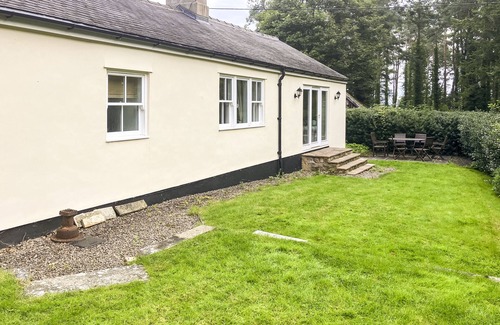 Belford Villa | Lakeside Serenity - Three Bedroom Villa, Sleeps 6