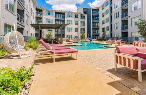 Riverside Apartment | Lakeside South Shore - 2 Bedroom with Lake Access