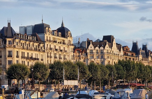 Le Prieure Apartment | Lakeside - Stylish Studio