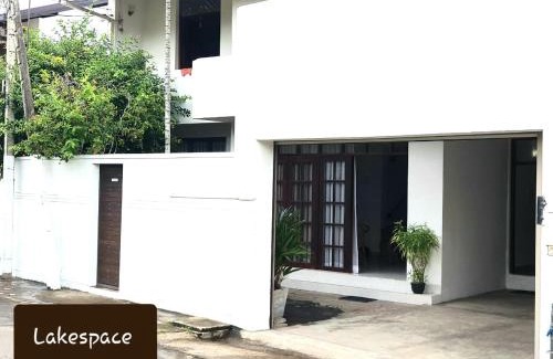 Boralesgamuwa Apartment | LakeSpace