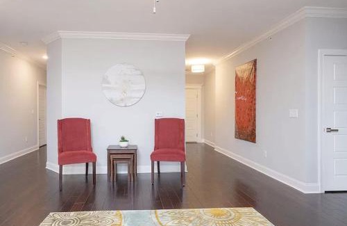 Cary Apartment | Lakeview 3BR 3 Bath NW Cary