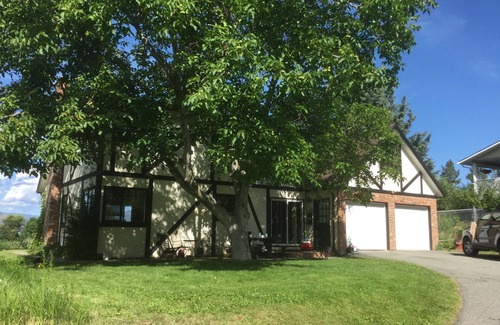 Okanagan-Similkameen House | Lakeview 5 bedroom home with pool in wine country