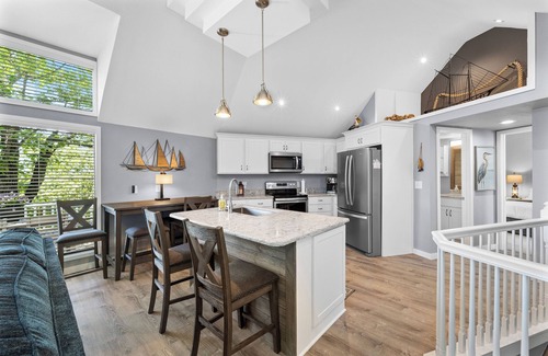 Osage Beach House | Lakeview Cottage home in Tan-Tar-A/Margaritaville Resort in Osage Beach.