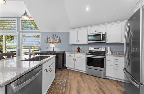 Osage Beach House | Lakeview Cottage home in Tan-Tar-A/Margaritaville Resort in Osage Beach.