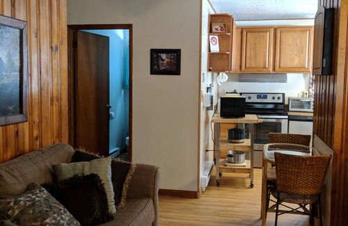Pocono Summit House | Lakeview Cozy Cottage Pocono Summit 2BR, Firepit, sleeps 6.