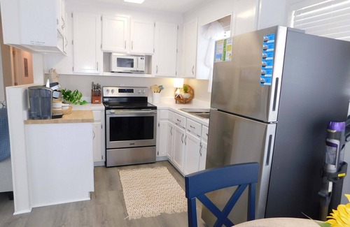Myrtle Beach House | Lakeview Getaway: Ground-Level 3BR Near Beach