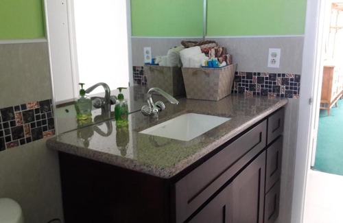 Downtown Apartment | Lakeview Manor 2