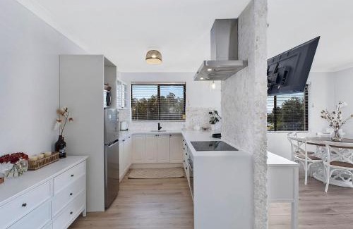 The Entrance North House | Lakeview on Lynch