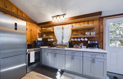 Pocono Lake Cabin | Lakeview - Rustic - Master Suite