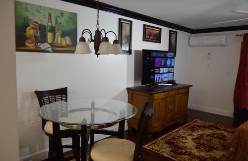 Downtown Apartment | Lakeview Studio Apartments On Golf Course