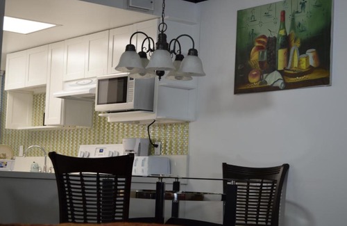 Downtown Apartment | Lakeview Studio Apartments On Golf Course