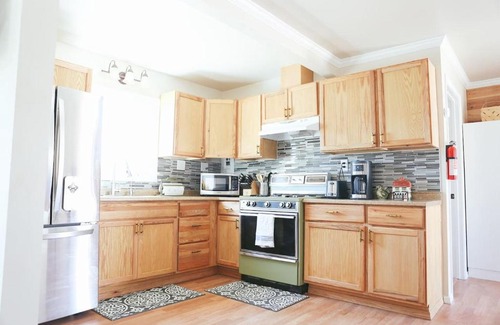Wofford Heights Apartment | Lakeview Terrace Double Queen Studio!!
