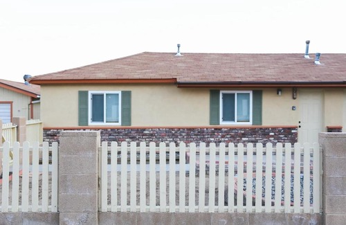 Wofford Heights Apartment | Lakeview Terrace Double Queen Studio!!