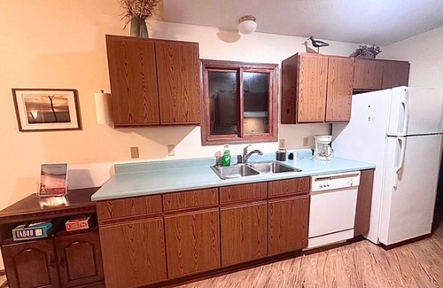 Au Gres Apartment | Lakeview & Wildlife in Au Gres