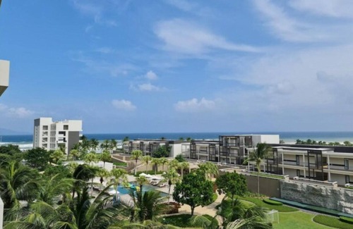 Ngu Hanh Son Apartment | Lalahouses - 2BR Apt in Huyatt Da Nang beach view