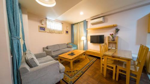 Hattiban Hotel | Lalit Service Apartment