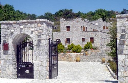 East Mani Bed & Breakfast | Lalloudes Seaside Accommodation