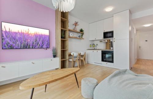 Nove Mesto Apartment | LAM Lavender - FREE PARKING