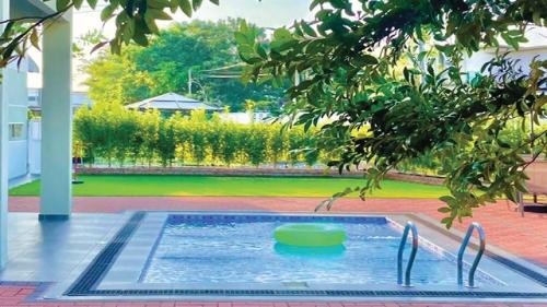 Malacca City House | LAMAN KASEH Homestay Bukit Katil 4bedroom with Swimming Pool