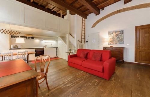 San Giovanni Apartment | Lambertesca Loft in Florence by Mmega