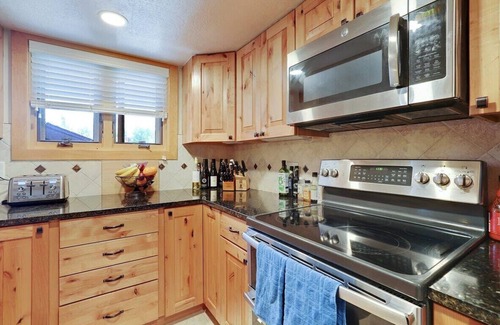 Warrior's Mark Condo | Lance's West 2BDR and Loft- Very Walkable